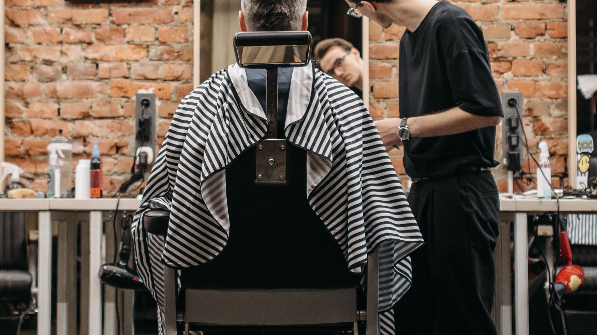 8 Reasons to Visit a Denver Barbershop Today